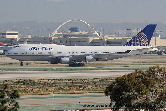 United Airlines Boeing 747-400 N107UA at Los Angeles IAP (2014)