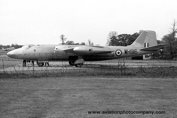 RAF 35 Squadron English Electric Canberra B.6 WH916
