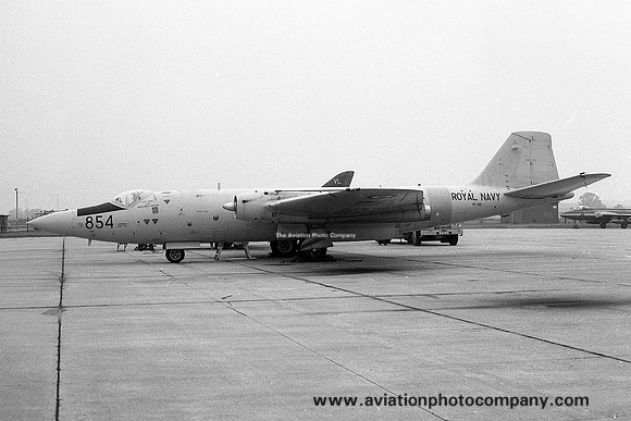 Royal Navy FRADU English Electric Canberra T.22 WT510/854 (1981)