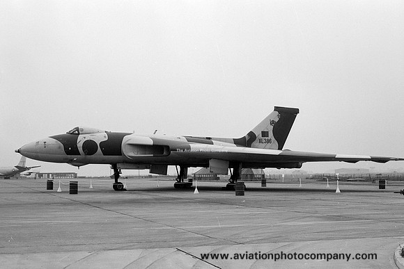 RAF 101 Squadron Avro Vulcan B.2 XL386 (1981)