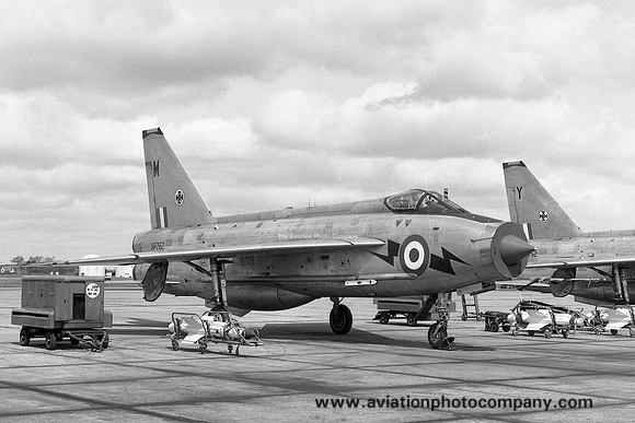 RAF 111 Squadron English Electric Lightning F.3 XP762/M (1968)