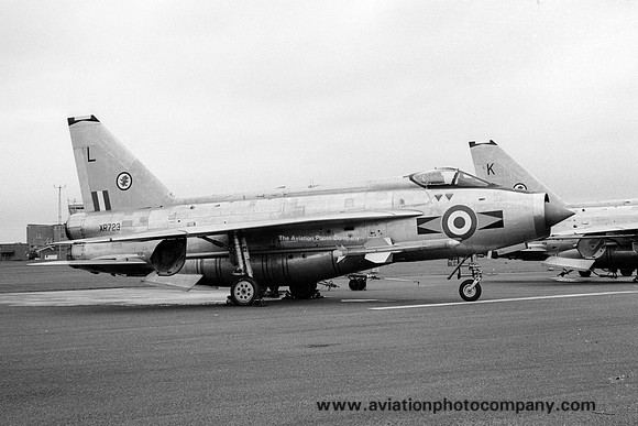 RAF 11 Squadron English Electric Lightning F.6 XR723/L (1968)