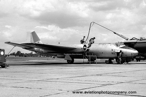 RAF 85 Squadron English Electric Canberra T.4 WT485 (1968)