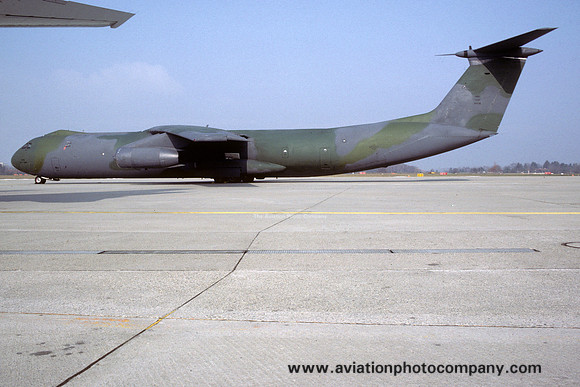 USAF 437 MAW Lockheed C-141B Starlifter 66-0196 (1985)