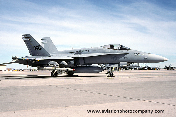 US Marines VMFA-314 McDonnell Douglas F/A-18C Hornet 165190/NG-201 (1997)