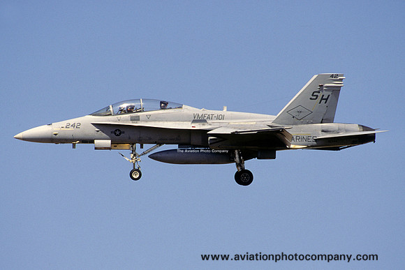US Marines VMFAT-101 McDonnell Douglas F/A-18D Hornet 163441/SH-242 (2002)