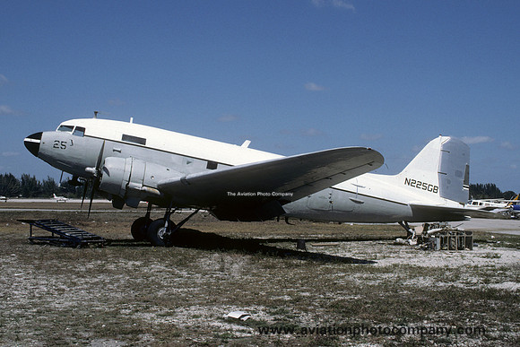 Douglas C-47B Skytrain N225GB (1985)
