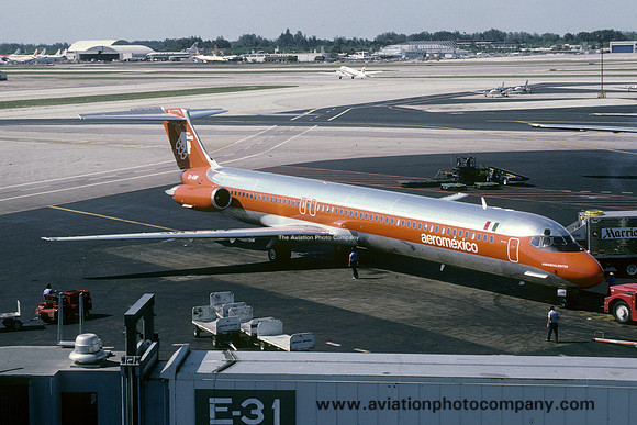 Aeromexico McDonnell Douglas MD-82 XA-AMP (1985)