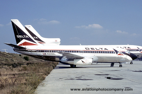 Delta Airlines Boeing 737-200 N326DL (1984)