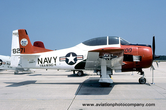 US Navy TAW-4 North American T-28B Trojan 138271/700 (1986)