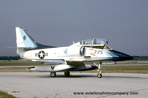US Navy VT-7 Douglas TA-4J Skyhawk 158473/775 (1986)
