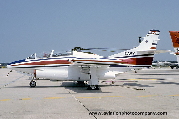 US Navy VT-4 North American T-2C Hawkeye 159154/F-800 (1986)