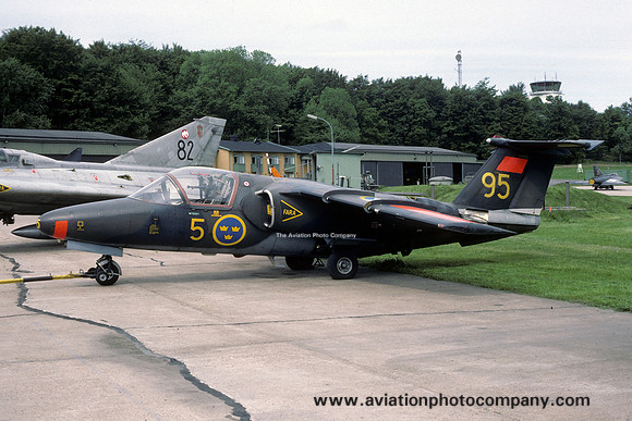Swedish Air Force F5 SAAB Sk60A 105 60095/5 (1986)