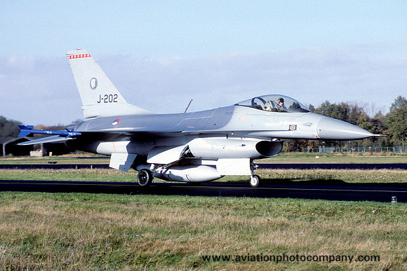 Dutch Air Force 315 Squadron General Dynamics F-16A Fighting Falcon J-202 (1986)