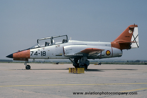Spanish Air Force CASA C-101 E.25-64/74-18 (1988)