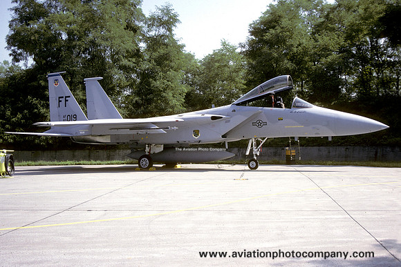USAF 1 TFW 94 TFS McDonnell Douglas F-15C Eagle 83-0019/FF (1986)