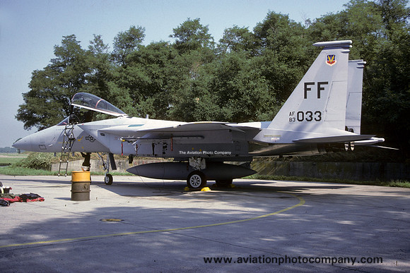 USAF 1 TFW 94 TFS McDonnell Douglas F-15C Eagle 83-0033/FF (1986)
