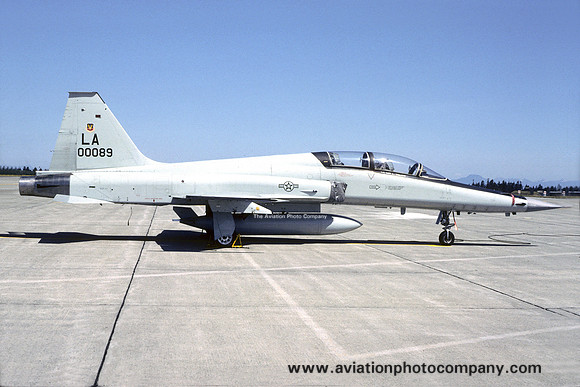 USAF 405 TTW Northrop F-5F Tiger II 82-0089/LA (1986)