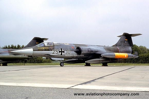 West German Air Force Lockheed F-104G Starfighter 25+30 (1987)