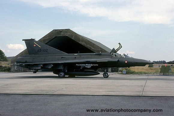 Danish Air Force Esk 729 SAAB Draken RF-35 AR-102 (1989)