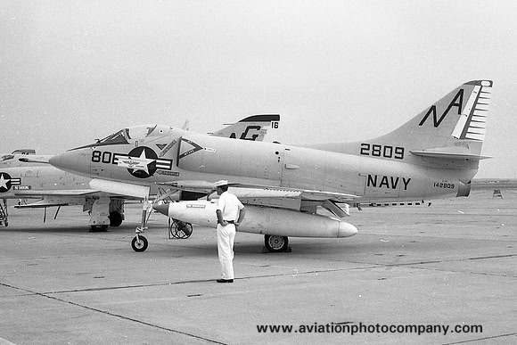 US Navy VSF-1 Douglas A-4B Skyhawk 142809/NA-80