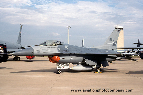Texas Air National Guard 111 FS GD F-16C 84-1256 (1998)