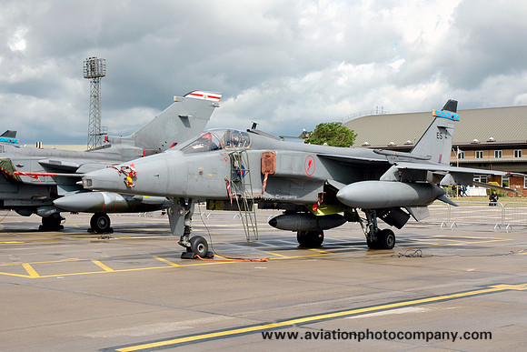 RAF 41 Squadron Sepecat Jaguar GR.3 XZ117/ES at RAF Coninsgby (2006)