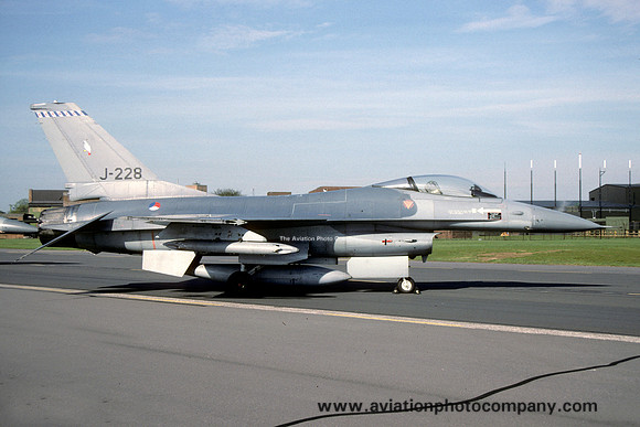 Dutch Air Force 322 Squadron General Dynamics F-16A Fighting Falcon J-228 (1990)