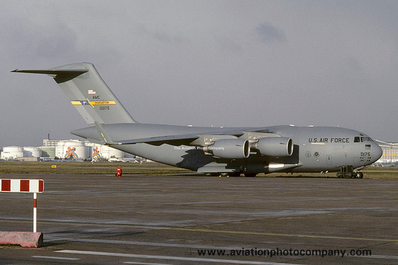 USAF 437/315 AW McDonnell Douglas C-17A Globemaster 00-0175 at Rhein Main (2001)