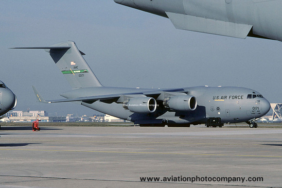 USAF 62/446 McDonnell Douglas C-17A Globemaster 00-0171 at Rhein Main (2002)