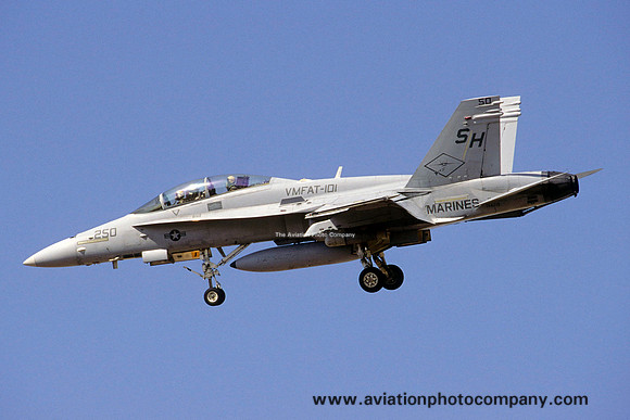 US Marines VMFAT-101 McDonnell Douglas F/A-18D Hornet 164219/SH-250 (2002)