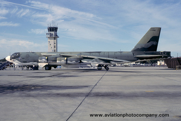 USAF Boeing B-52H Stratofortress 61-0012 (1977)