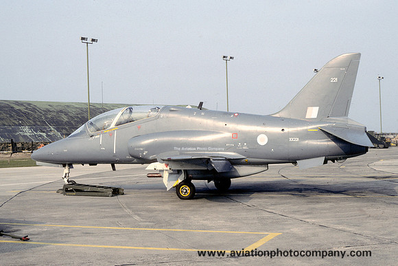 RAF 1 TWU Hawker Siddeley Hawk T.1 XX221 (1984)