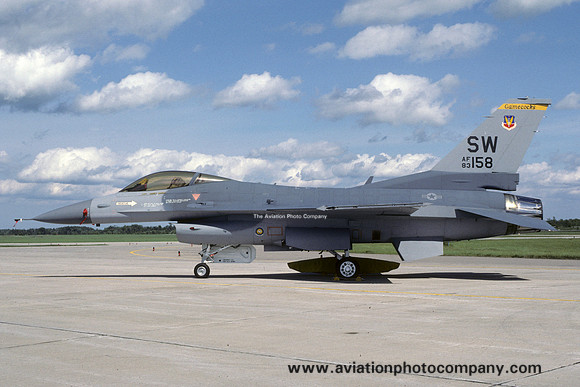 USAF 363 TFW 19 TFS General Dynamics F-16A Fighting Falcon 83-0158/SW (1986)
