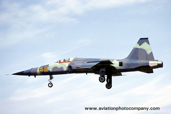 USAF 10 TRW 527 AS Northrop F-5E Tiger 74-1566 (1986)