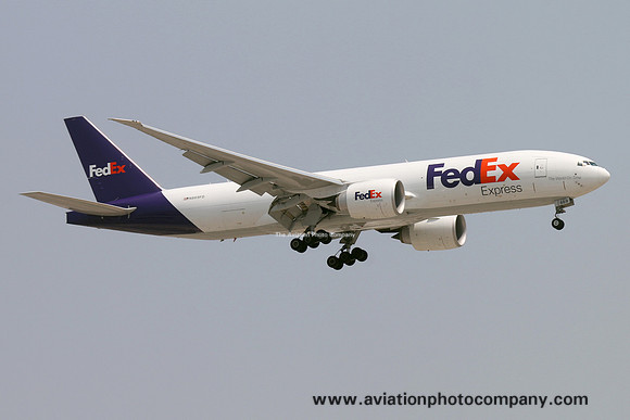 FedEx Express Boeing 777-FS2 N869FD at Dubai IAP (2016)