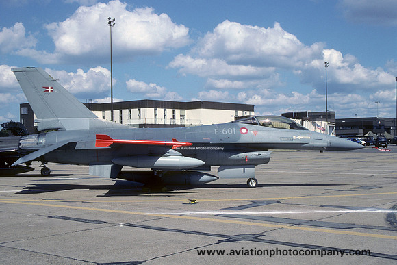 Danish Air Force Esk 729 General Dynamics F-16A Fighting Falcon E-601 at the Mildenhall Air Fete (1990)