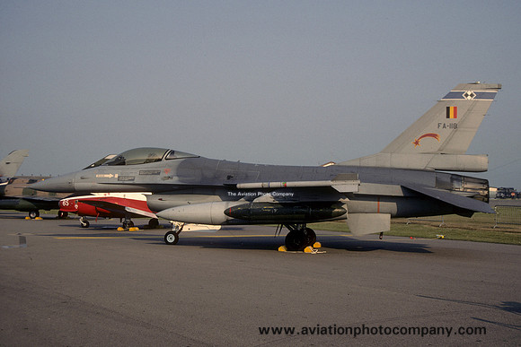 Belgian Air Force 2 Wing 2 SMl General Dynamics F-16A Fighting Falcon FA-118 (1990)