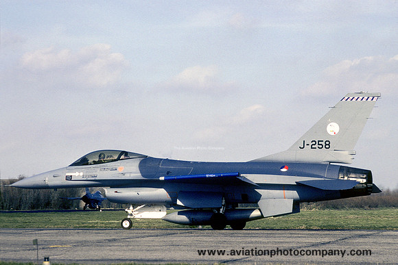 Dutch Air Force 322 Squadron General Dynamics F-16A Fighting Falcon J-258 (1990)
