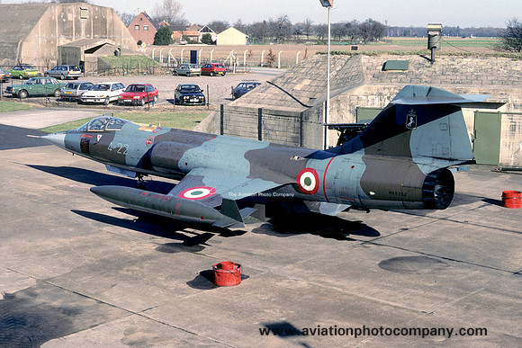 Italian Air Force 4 Stormo Lockheed F-104S Starfighter MM6733/4-22 (1990)