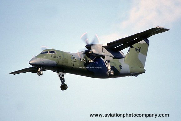 Canadian Air Force 412 Squadron DHC-8 CT-142 142802 (1990)