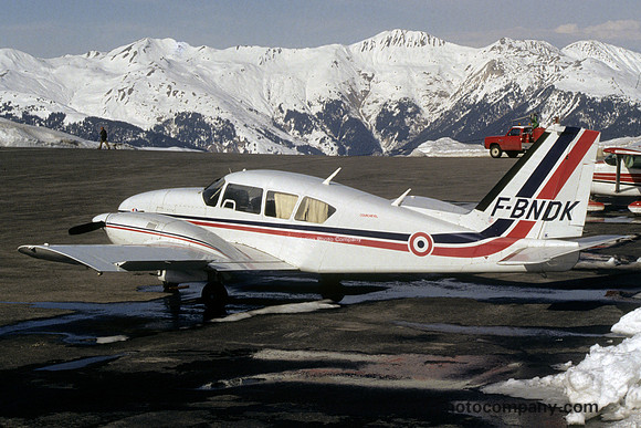 Piper PA-23-250 Aztec C F-BNDK (1990)