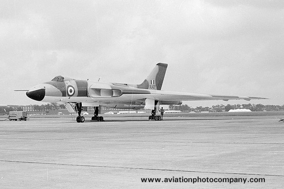 RAF Scampton Wing Avro Vulcan B.2 XL427 (1966)