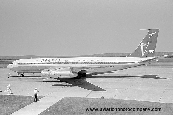 Qantas Boeing 707-338C VH-EBS (1968)
