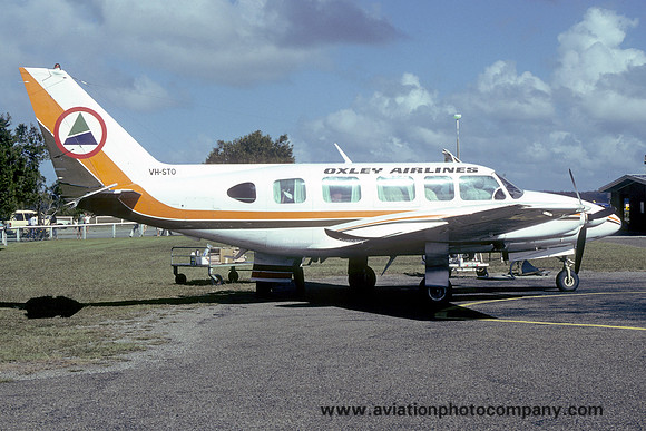 Oxley Airlines Piper PA-31-350 Navajo Chieftain VH-STO (1985)