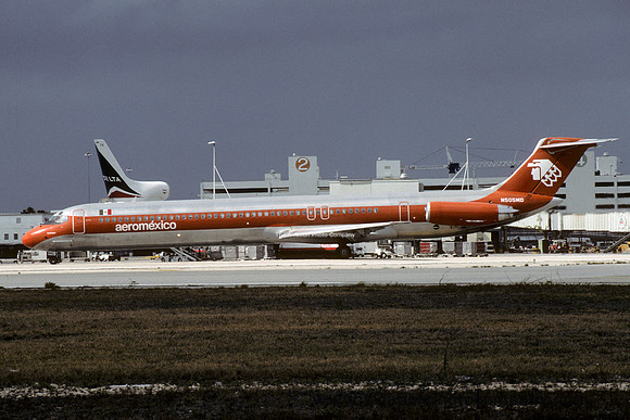 Aeromexico McDonnell Douglas MD-82 N505MD (1985)