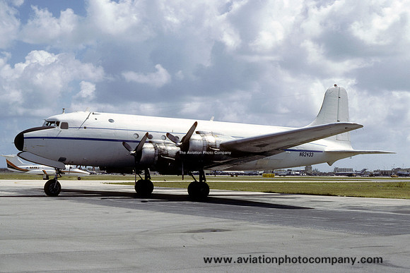 Douglas C-54 Skymaster N62433 (1981)