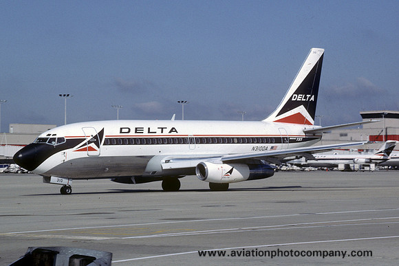 Delta Airlines Boeing 737-200 N310DA (1985)