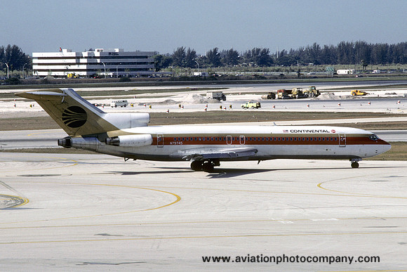 Continental Airlines Boeing 727-200 N79745 (1985)