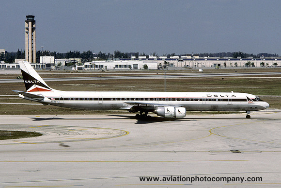 Delta Airlines Douglas DC-8-71 N1304L (1985)